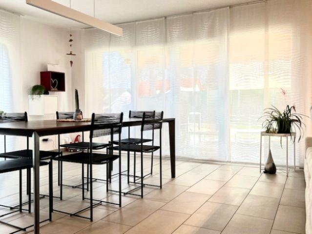 Osogna – Einfamilienhaus zum Verkauf mit privatem Garten und offenen Decken
