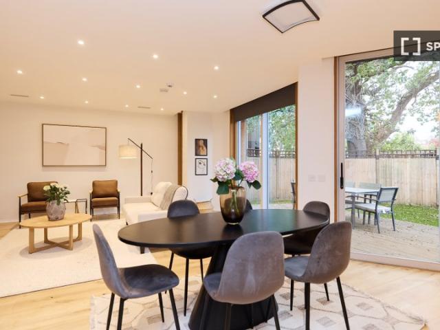 Osborn Gardens, London, NW7 1DY, United Kingdom | 3 bed apartment for rent #156829636 | Rentberry