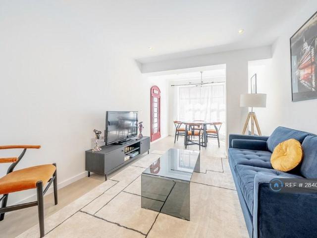 Osborn Street, London, E1 2 bed flat to rent £3,200 pcm £738 pw