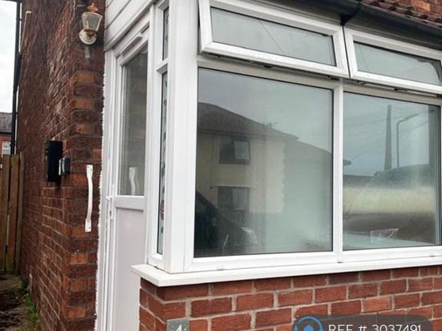 Osborne Avenue, Carlisle, CA2 2 bed semi detached house to rent £810 pcm £187 pw