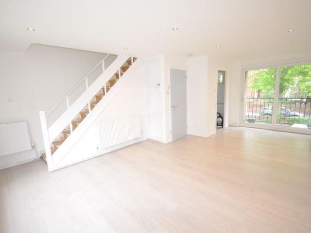 Osborne Court, Osborne Road, Berkshire SL4, 2 bed flat to rent, £1,650 pcm | PrimeLocation