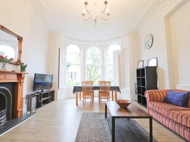 Osborne Road, Clifton, Bristol BS8, 2 bed flat to rent, £1,950 pcm | PrimeLocation