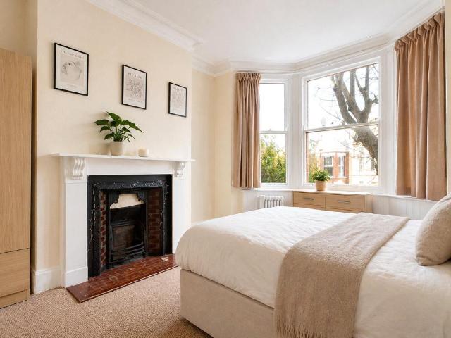 Osborne Road, Brighton, East Sussex, BN1 7 bed terraced house to rent £4,114 pcm £949 pw