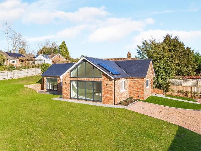 Osborne Road, Jarvis Brook TN6, 2 bed detached bungalow to rent, £2,400 pcm | PrimeLocation
