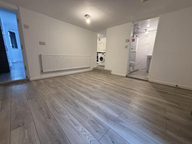 Osborne Road M19, 1 bed flat to rent, £750 pcm | PrimeLocation