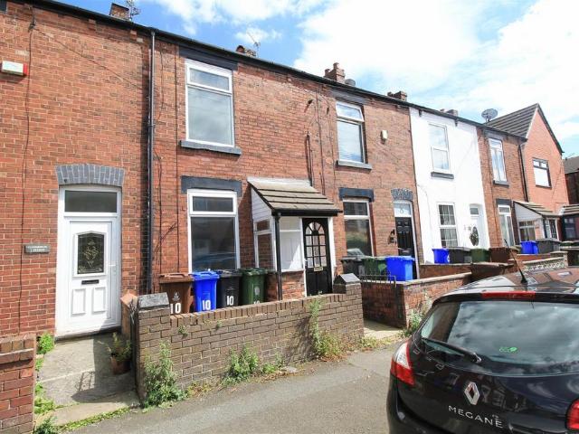 Osborne Road, Manchester M34 2 bed terraced house to rent £900 pcm £208 pw