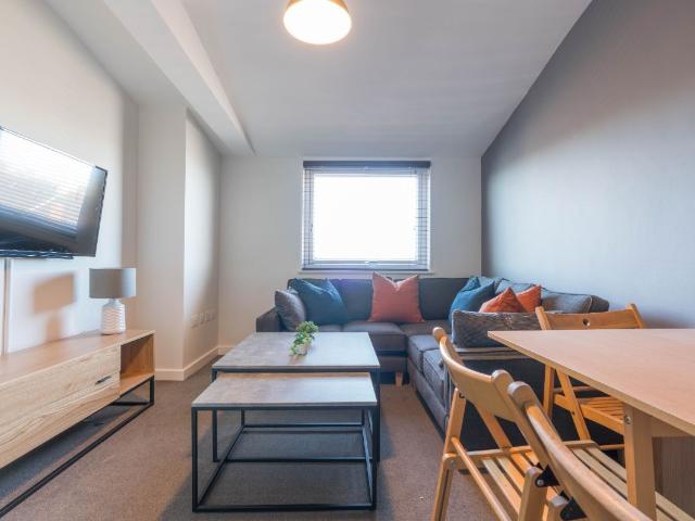 Osborne Road, Newcastle NE2, 4 bed flat to rent, £728 pppm | PrimeLocation