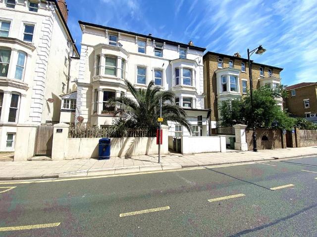 Osborne Road, Southsea 1 bed flat to rent £800 pcm £185 pw