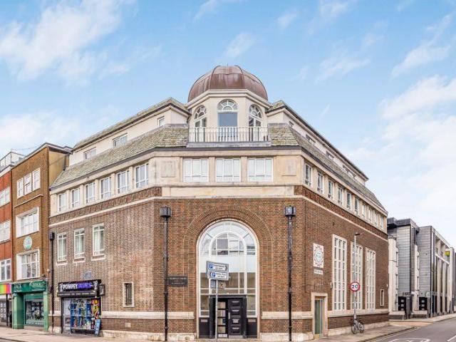 Osborne Road, Southsea 2 bed apartment to rent £1,400 pcm £323 pw