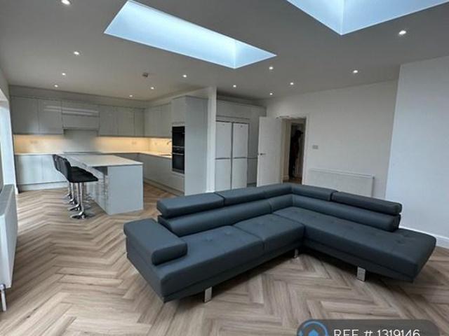 Osborne Road, Watford, WD24 1 bed in a house share to rent £1,150 pcm £265 pw