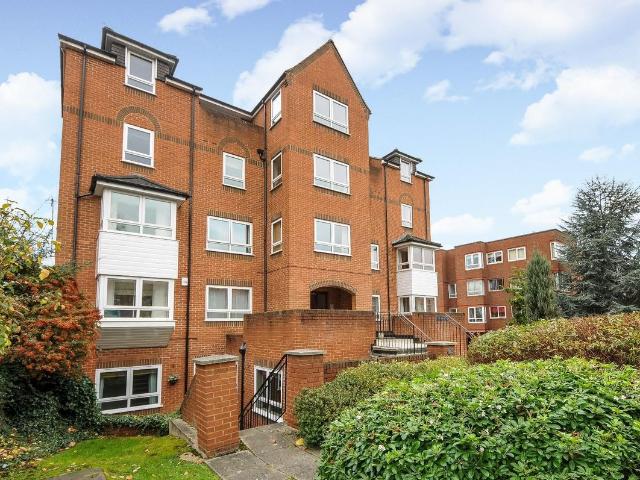 Osborne Road, Windsor SL4, 2 bed flat to rent, £1,600 pcm | PrimeLocation