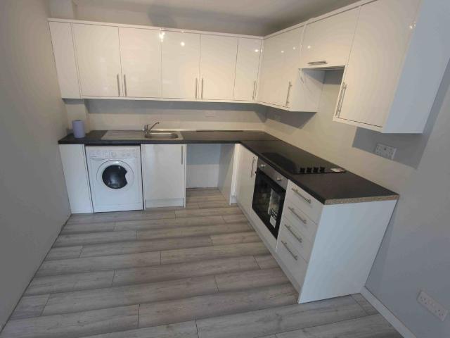 Osborne Road, Windsor SL4, 2 bed flat to rent, £1,895 pcm | PrimeLocation