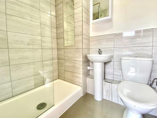 Osborne Street, Slough SL1, Studio to rent, £850 pcm | PrimeLocation