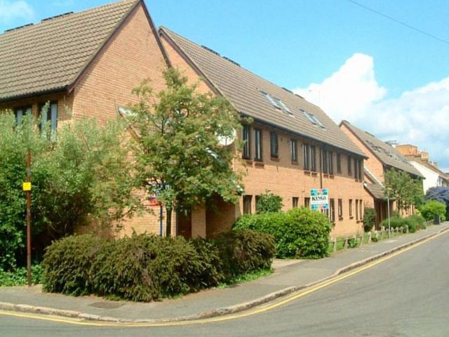Osborne Street, Slough SL1, Studio to rent, £950 pcm | PrimeLocation