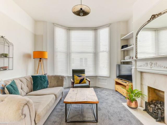 Osbourne Villas, Hove BN3, 2 bed maisonette to rent, £2,500 pcm | PrimeLocation