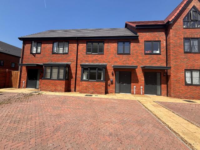 Osbourne Gardens, Aylesbury HP21, 3 bed terraced house to rent, £2,000 pcm | PrimeLocation