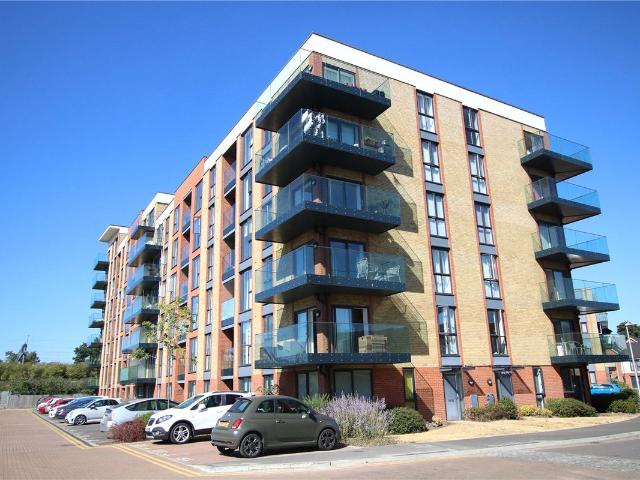 Oscar Wilde Road, Reading, Berkshire RG1, 2 bed flat to rent, £1,550 pcm | PrimeLocation