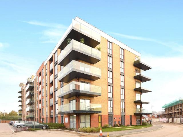 Oscar Wilde Road, Reading, Berkshire RG1, 2 bed flat to rent, £1,700 pcm | PrimeLocation