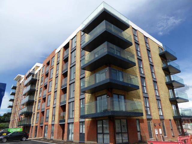 Oscar Wilde Road, Reading, RG1 2 bed apartment to rent £1,700 pcm £392 pw
