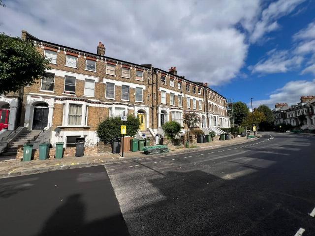 Oseney Crescent, Kentish Town NW5, 1 bed flat to rent, £2,250 pcm | PrimeLocation