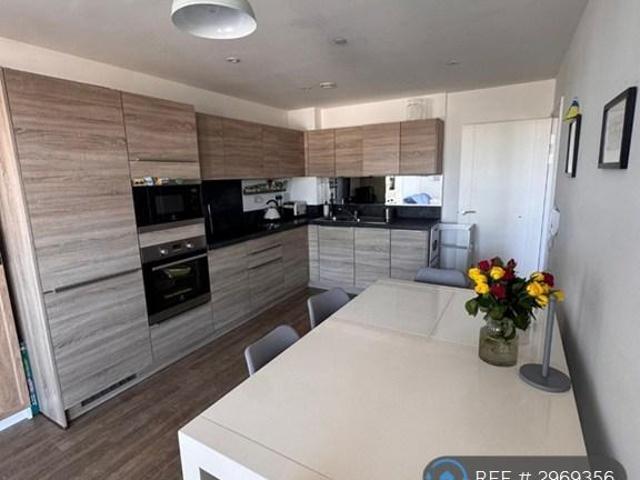 Oslo Tower, London, SE8 2 bed flat to rent £2,600 pcm £600 pw