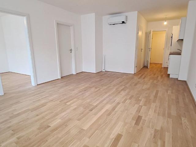 OSPELGASSE, klimatisierte 49 m2 Dachgeschoß, 2 Zimmer, Komplettküche, Wannenbad, Parketten, ruhige Lage