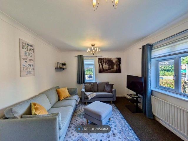 Osprey Close, Bromley BR2, 2 bed flat to rent, £1,800 pcm | PrimeLocation