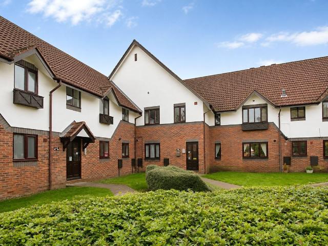 Osprey Close, West Drayton UB7, 1 bed flat to rent, £1,300 pcm | PrimeLocation