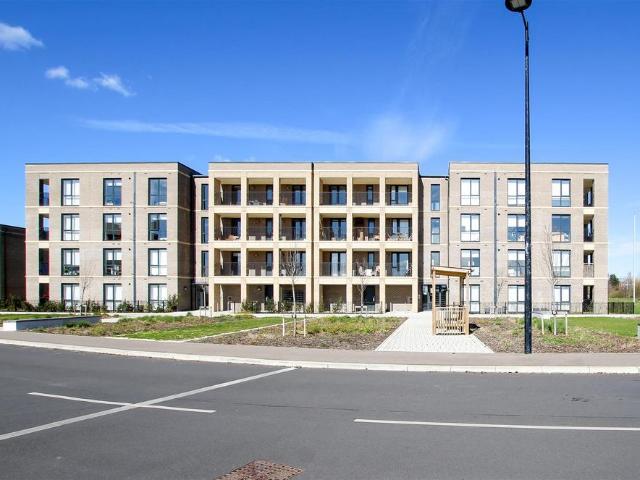 Osprey Drive, Cambridge CB2 2 bed apartment to rent £1,825 pcm £421 pw