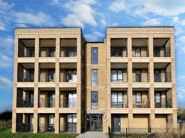 Osprey Drive, Trumpington, Cambridge, Cambridgeshire CB2, 2 bed flat to rent, £1,750 pcm | PrimeLocation