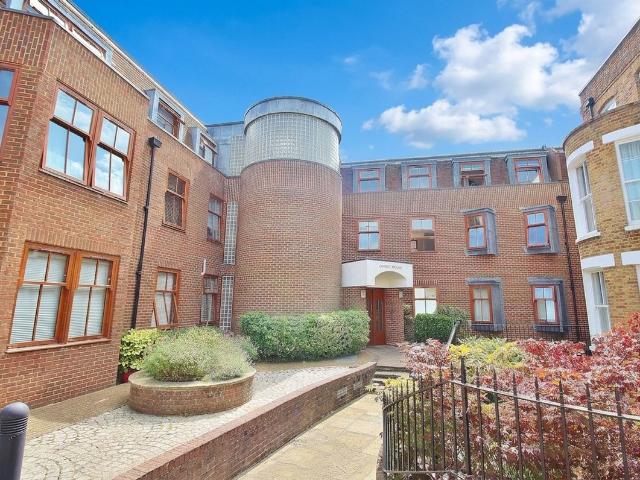Osprey House, Lower Square, Isleworth TW7, 2 bed flat to rent, £2,400 pcm | PrimeLocation