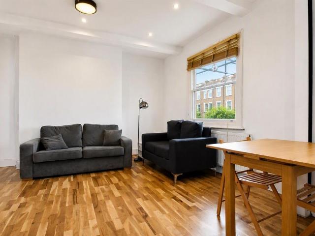 Ospringe Road, Kentish Town, NW5 3 bed flat to rent £3,618 pcm £835 pw