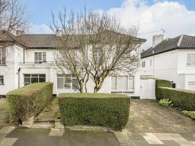 Ossulton Way, London, N2 0LB, United Kingdom | 5 bed duplex for rent #138593375 | Rentberry