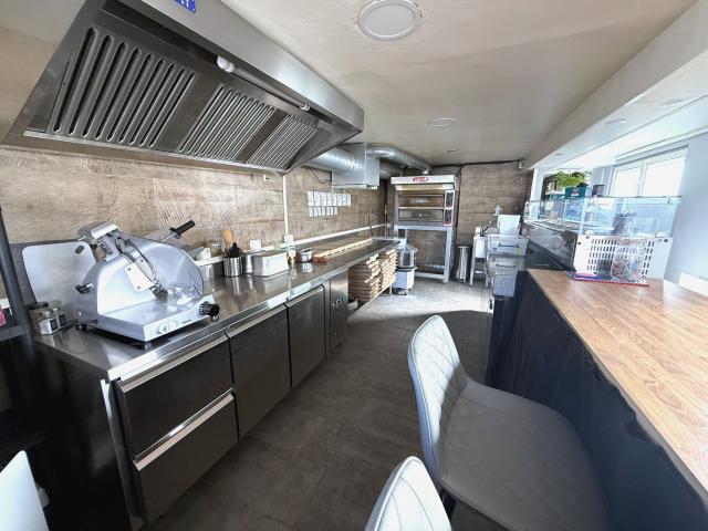 OSTWALD 67540 Immeuble mixte 110 m2 Local restauration prêt à exploiter + appartement avec fort potentiel