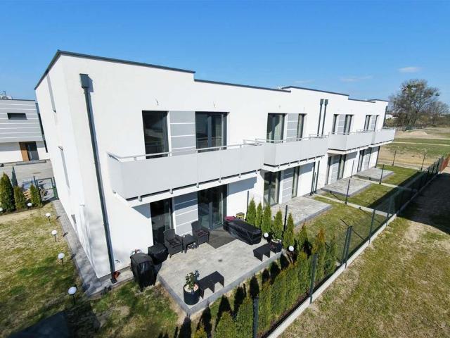 Ostatni gotowy dom z ogrodem i garażem w Ożarowie polecam