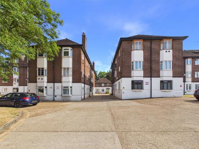 Osterley Court, Osterley 2 bed apartment to rent £1,825 pcm £421 pw