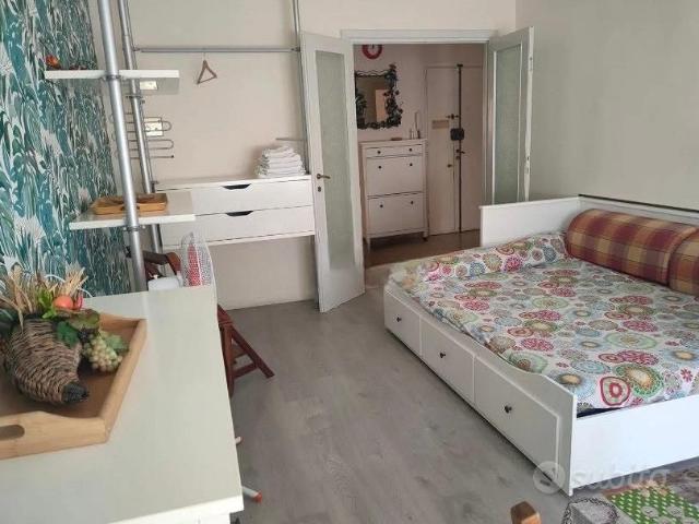 OSTIA LEVANTE TRILOCALE CON DUE BALCONI VISTA MARe