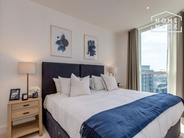 Ostro Tower, Canary Wharf E14, 2 bed flat to rent, £4,100 pcm | PrimeLocation