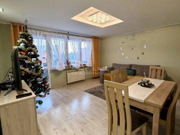 Przestronne 3 pokoje z balkonem i piwnicą w Ostrowcu