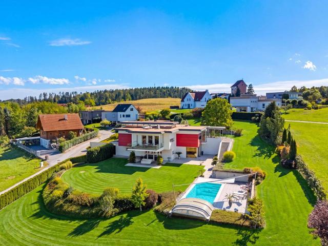 Oststeiermark Architektonisches Meisterwerk mit Weitblick Exklusive Design Villa auf parkähnlichem Traumgrundstück | Eastern Styria An Architectural Masterpiece with a Panoramic View Exclusive Designer Villa on a Park Like Dream Lot