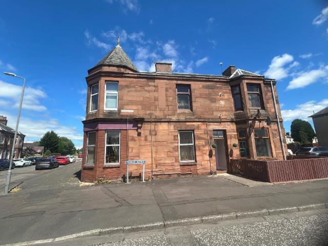 Oswald Avenue, Grangemouth, Falkirk, FK3 1 bed flat to rent £850 pcm £196 pw