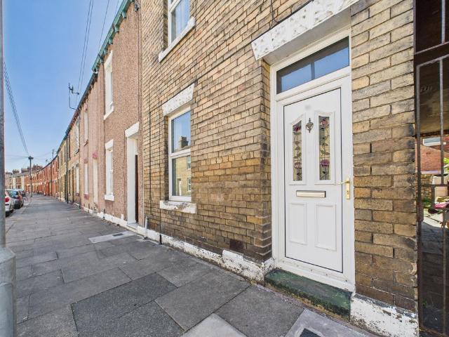 Oswald Street, Carlisle, CA1 2 bed terraced house to rent £750 pcm £173 pw