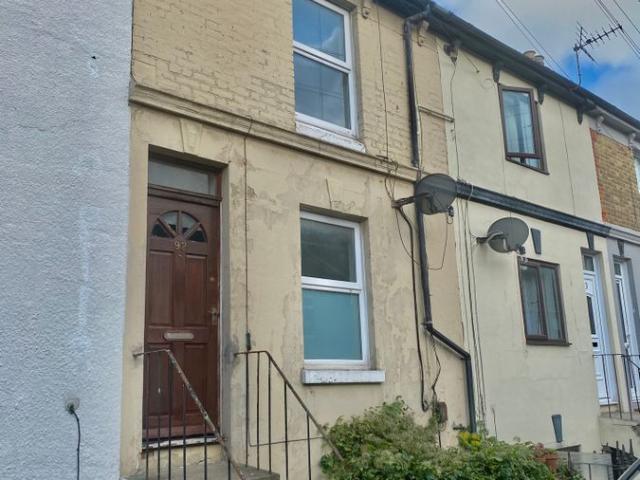 Oswald Road, Dover CT17, 2 bed flat to rent, £850 pcm | PrimeLocation