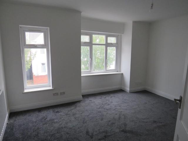 Oswald Road, Southall UB1 4 bed terraced house to rent £2,600 pcm £600 pw