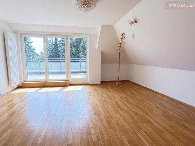 Oswaldgasse Oberstes Stockwerk, 18m² TERRASSE und hofseitig ruhig! Klimaanlage!