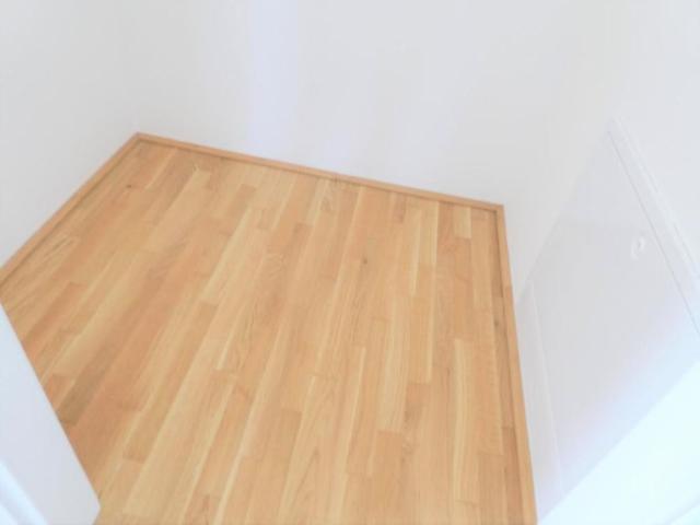 Oswaldgasse: Oberstes Stockwerk, 18m² TERRASSE und hofseitig ruhig! Klimaanlage!
