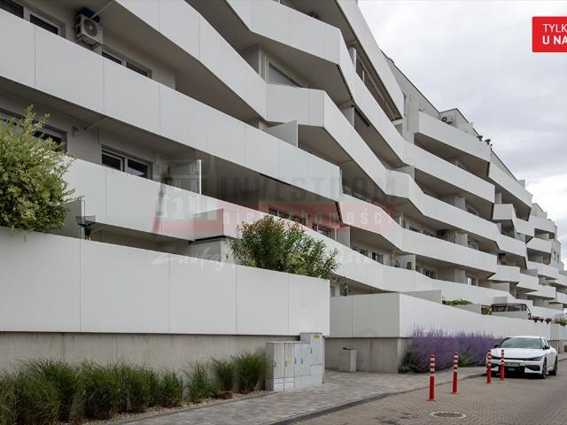 Do sprzedania przestronne 3 pokojowe mieszkanie z tarasem 15,8 m² na ostatnim piętrze