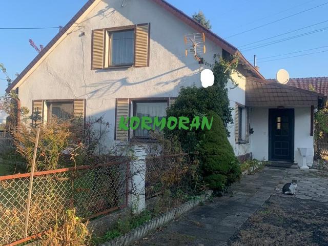 Zapraszam do obejrzenia domu 100 m² z garażami i stodołą na 26a w Opolu