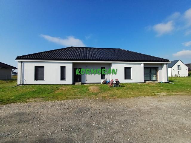 Sprzedam nowoczesny dom 180 m² z panelami fotowoltaicznymi
