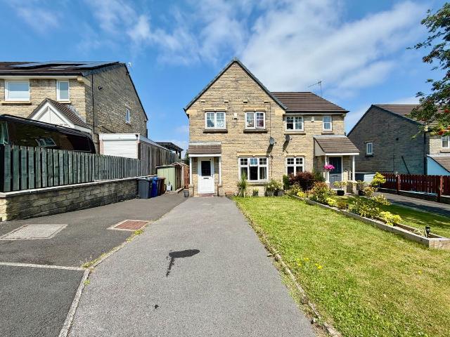 Oporto Close, Burnley BB11, 3 bed property to rent, £1,250 pcm | PrimeLocation